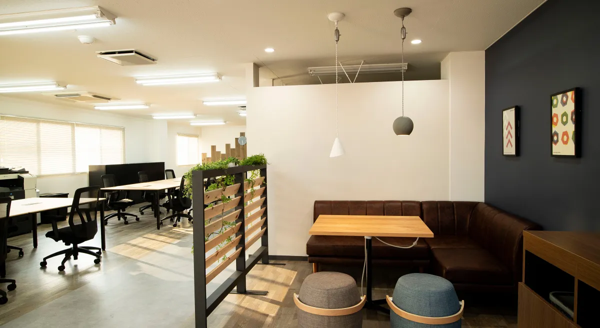 オフィスのテーブルと椅子